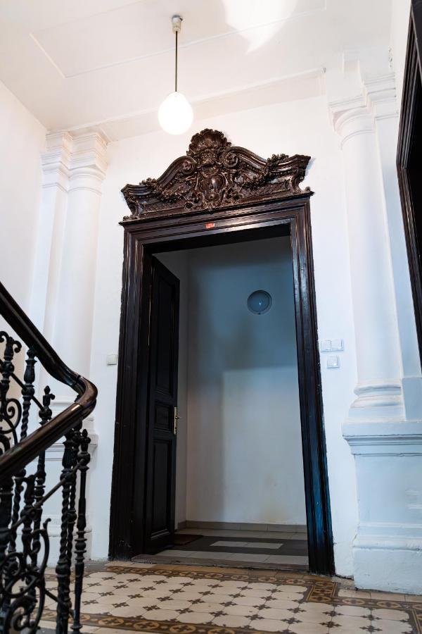 Emperors Elegance Suite Прага Экстерьер фото